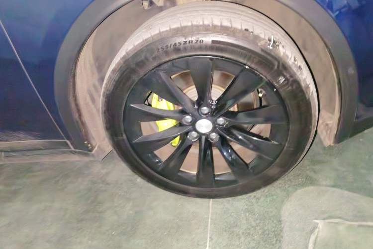 Used Tesla Model X 2017 X 100D Long Range Edition Right Front Wheel Hub
