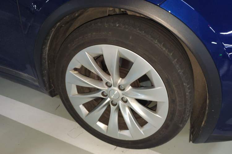 Used Tesla Model X 2017 X 100D Long Range Edition Right Front Wheel Hub