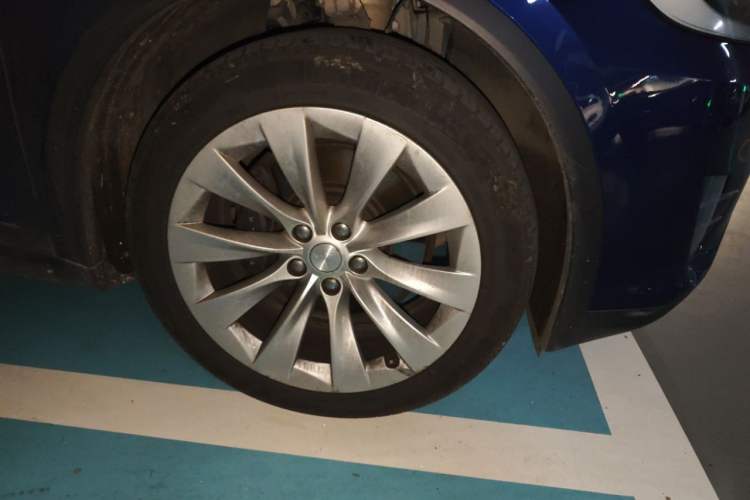 Used Tesla Model X 2017 X 100D Long Range Edition Right Front Wheel Hub
