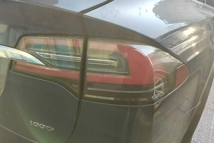 Used Tesla Model X 2017 X 100D Long Range Edition Right Rear Taillight