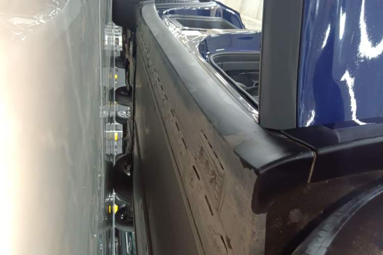 Used Tesla Model X 2017 X 100D Long Range Edition Right Side Sill