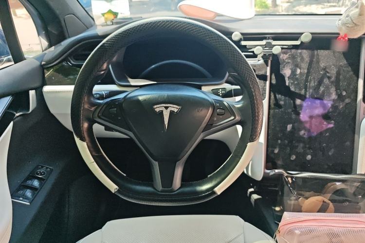 Used Tesla Model X 2017 X 100D Long Range Edition Steering Wheel