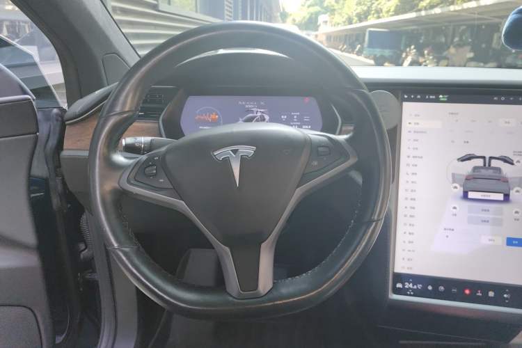Used Tesla Model X 2017 X 100D Long Range Edition Steering Wheel