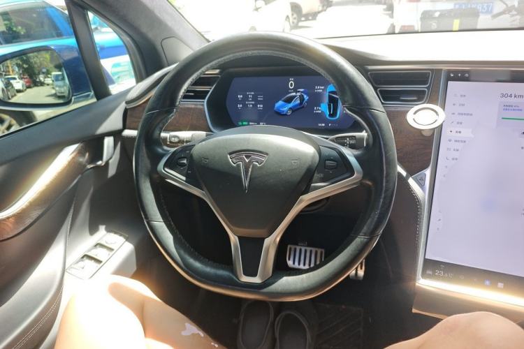 Used Tesla Model X 2017 X 100D Long Range Edition Steering Wheel