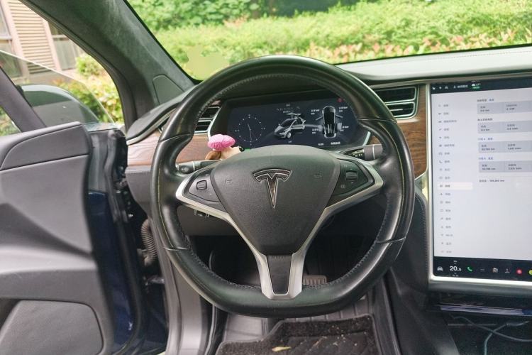 Used Tesla Model X 2017 X 100D Long Range Edition Steering Wheel