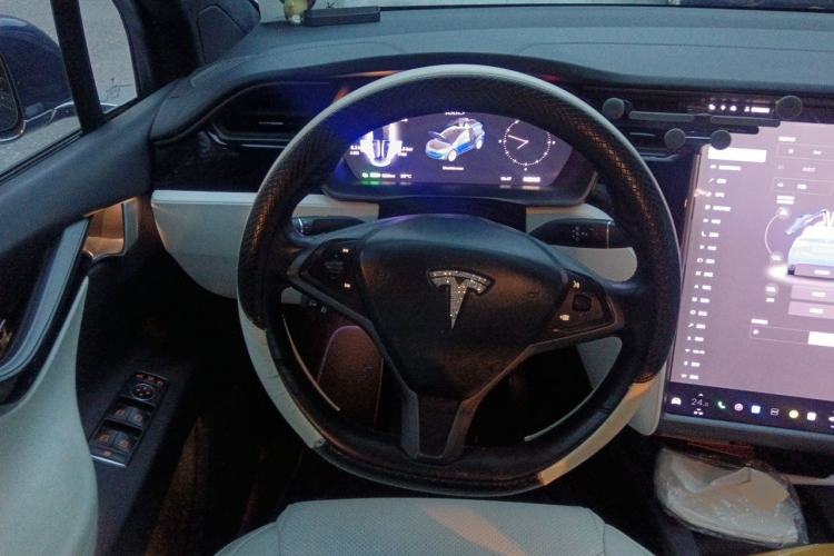 Used Tesla Model X 2017 X 100D Long Range Edition Steering Wheel