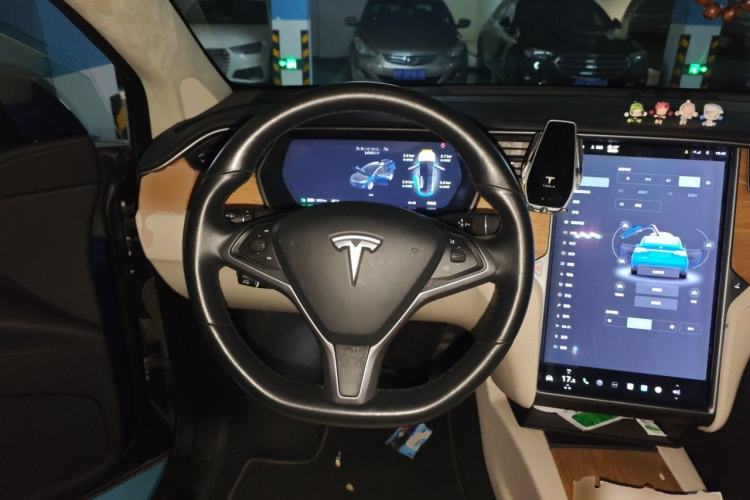 Used Tesla Model X 2017 X 100D Long Range Edition Steering Wheel