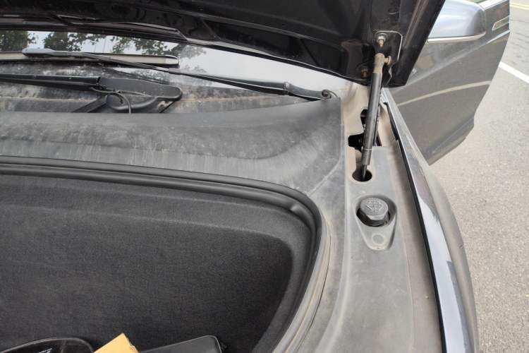 Used Tesla Model X 2017 X 100D Long Range Edition Engine Bay Left