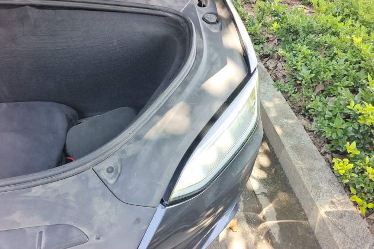 Used Tesla Model X 2017 X 100D Long Range Edition Engine Bay Left
