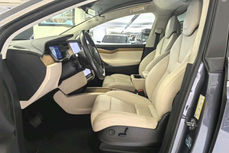 Used Tesla Model X 2017 X 100D Long Range Edition Interior 9