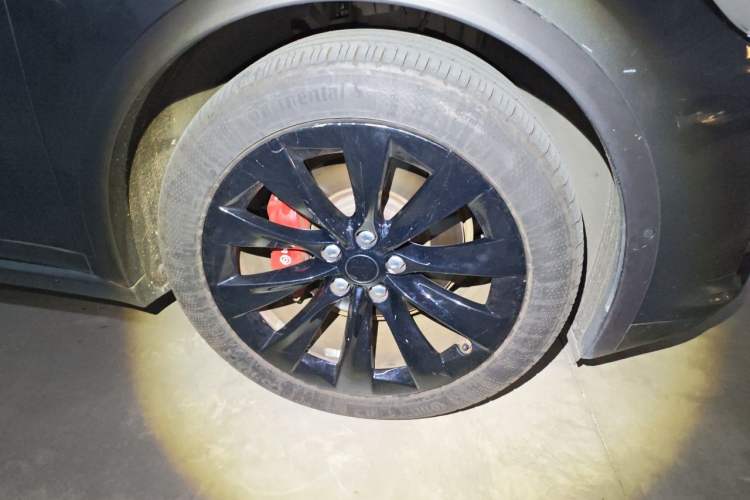Used Tesla Model X 2017 X 100D Long Range Edition Right Front Wheel Hub