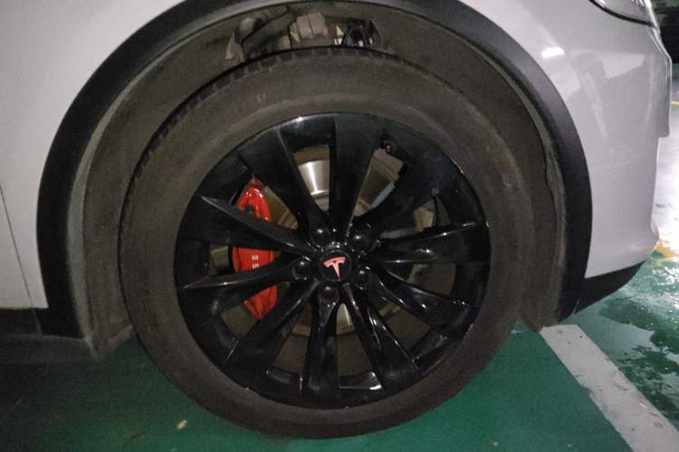Used Tesla Model X 2017 X 100D Long Range Edition Right Front Wheel Hub