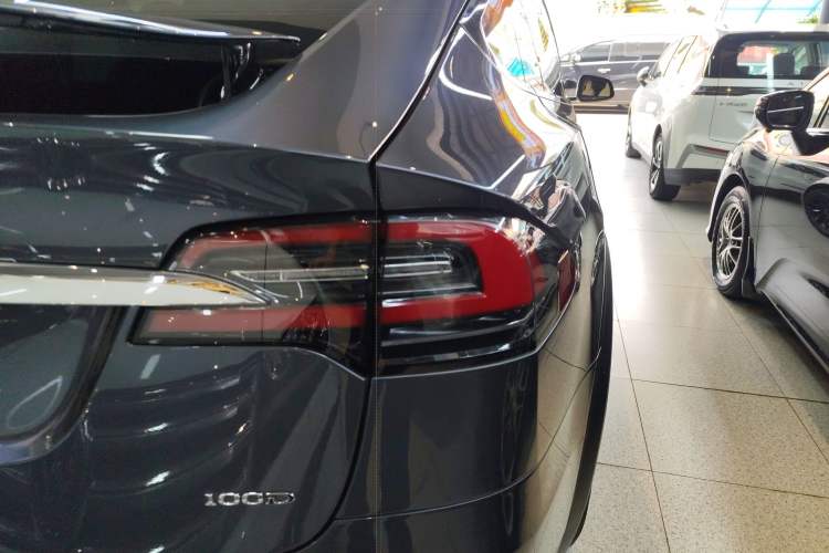 Used Tesla Model X 2017 X 100D Long Range Edition Right Rear Taillight