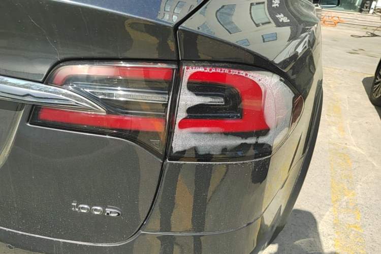 Used Tesla Model X 2017 X 100D Long Range Edition Right Rear Taillight