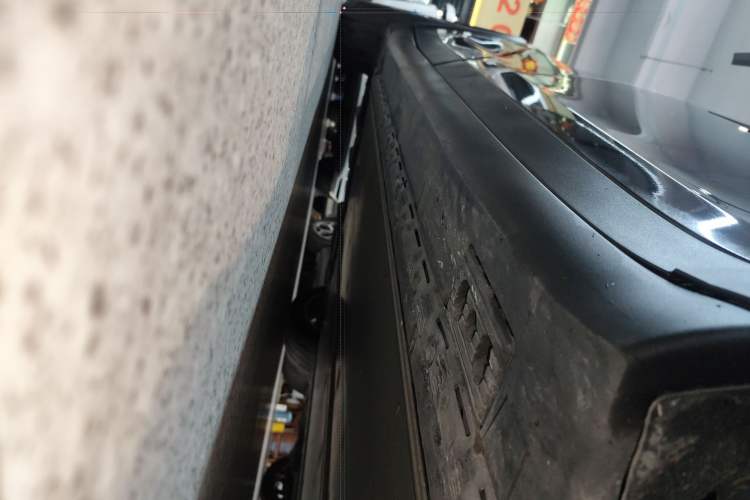 Used Tesla Model X 2017 X 100D Long Range Edition Right Side Sill