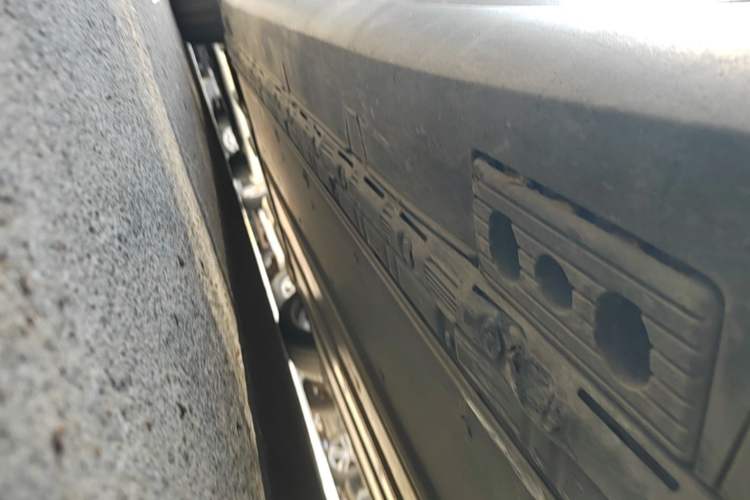 Used Tesla Model X 2017 X 100D Long Range Edition Right Side Sill