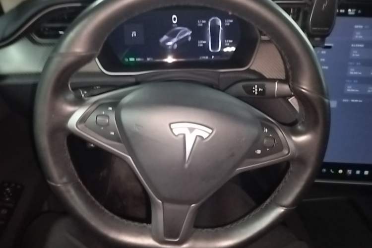 Used Tesla Model X 2017 X 100D Long Range Edition Steering Wheel