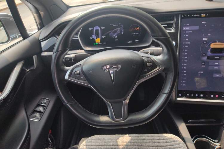 Used Tesla Model X 2017 X 100D Long Range Edition Steering Wheel