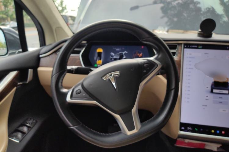 Used Tesla Model X 2017 X 100D Long Range Edition Steering Wheel