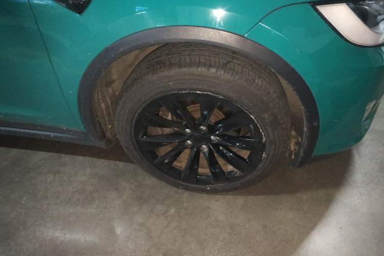 Used Tesla Model X 2017 X 100D Long Range Edition Right Front Wheel Hub