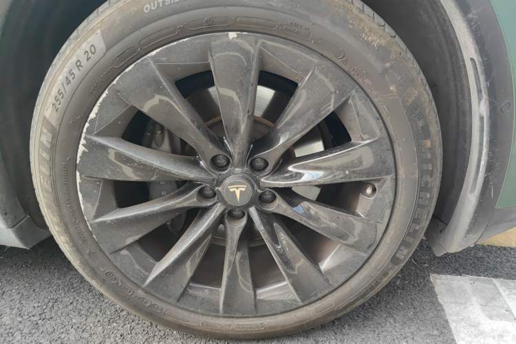 Used Tesla Model X 2017 X 100D Long Range Edition Right Front Wheel Hub
