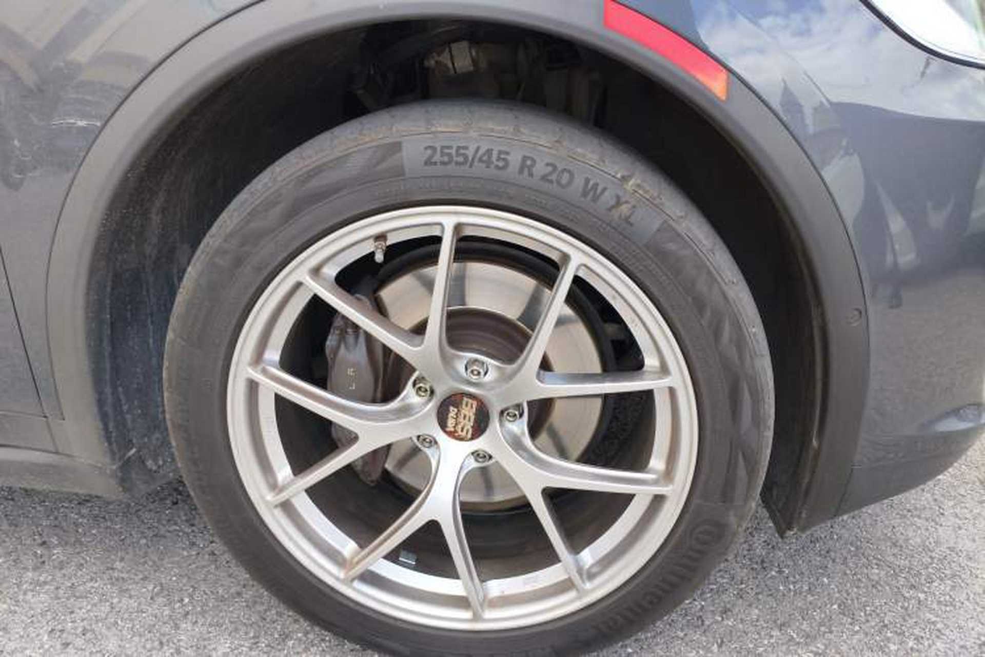 Used Tesla Model X 2017 X 100D Long Range Edition Right Front Wheel Hub