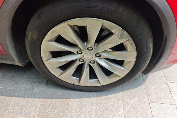 Used Tesla Model X 2017 X 100D Long Range Edition Right Front Wheel Hub