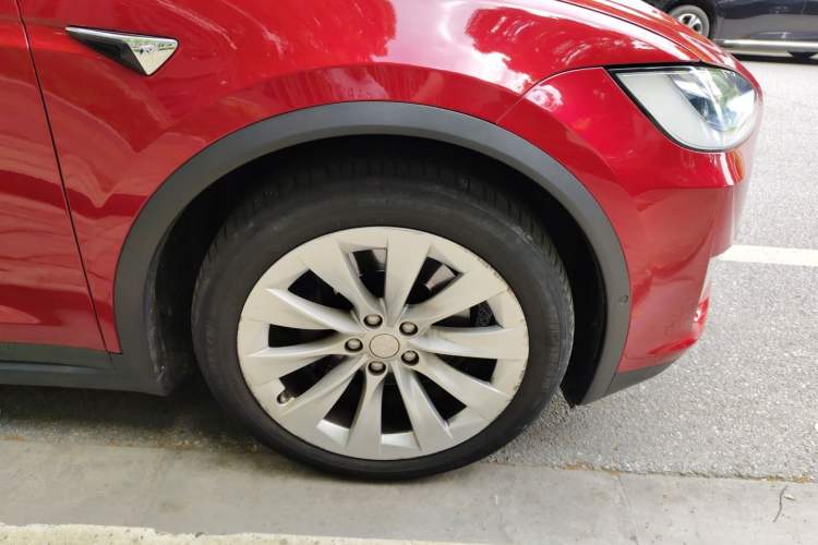 Used Tesla Model X 2017 X 100D Long Range Edition Right Front Wheel Hub