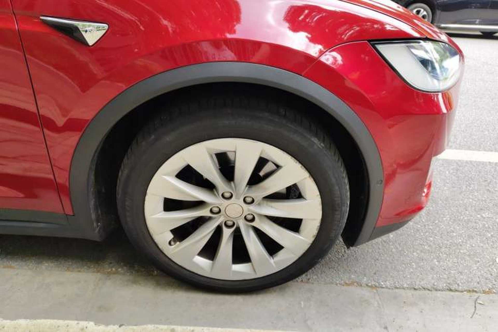Used Tesla Model X 2017 X 100D Long Range Edition Right Front Wheel Hub