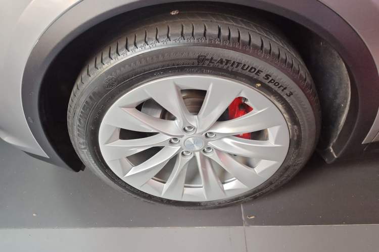 Used Tesla Model X 2017 X 100D Long Range Edition Left Front Wheel Hub