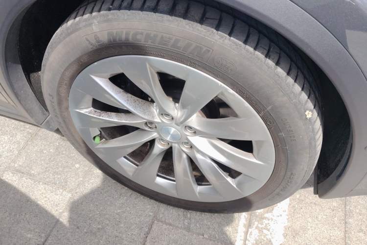 Used Tesla Model X 2017 X 100D Long Range Edition Right Front Wheel Hub