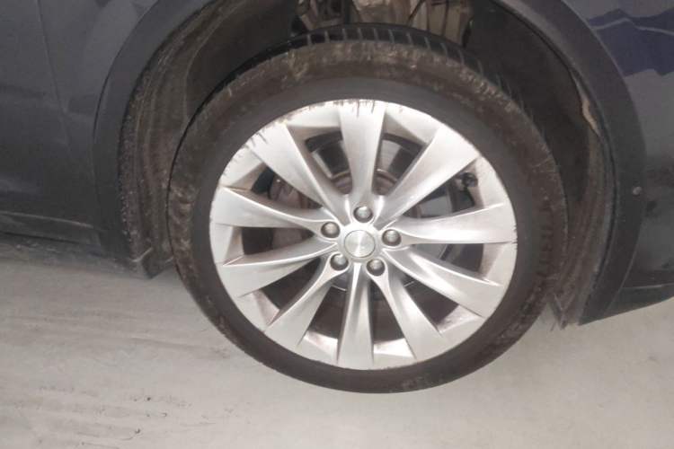 Used Tesla Model X 2017 X 100D Long Range Edition Right Front Wheel Hub