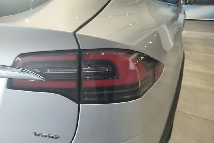 Used Tesla Model X 2017 X 100D Long Range Edition Right Rear Taillight