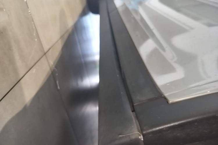 Used Tesla Model X 2017 X 100D Long Range Edition Right Side Sill