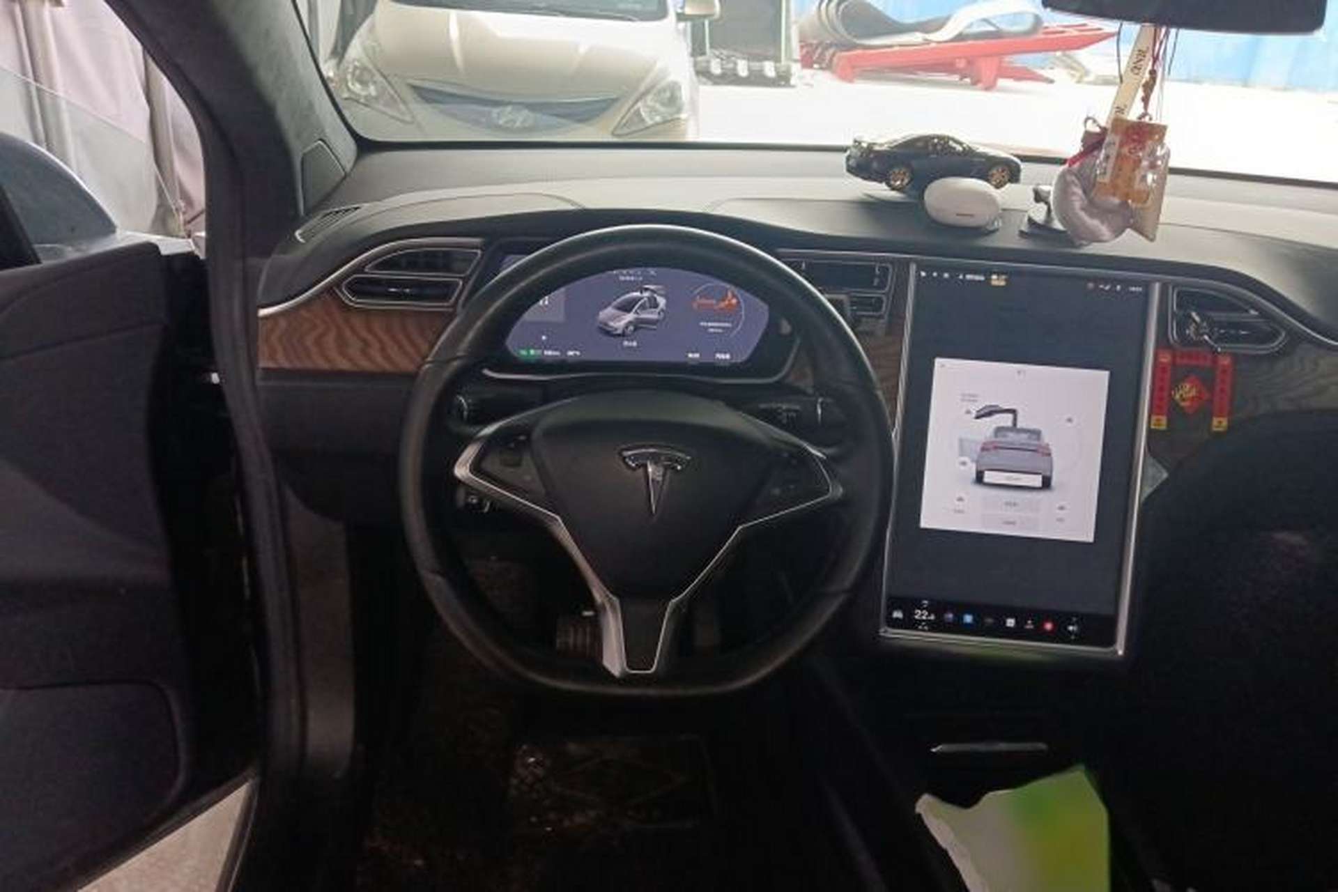 Used Tesla Model X 2017 X 100D Long Range Edition Steering Wheel