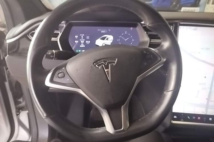 Used Tesla Model X 2017 X 100D Long Range Edition Steering Wheel