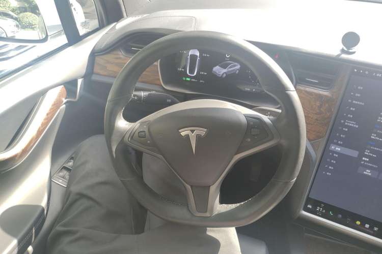 Used Tesla Model X 2017 X 100D Long Range Edition Steering Wheel