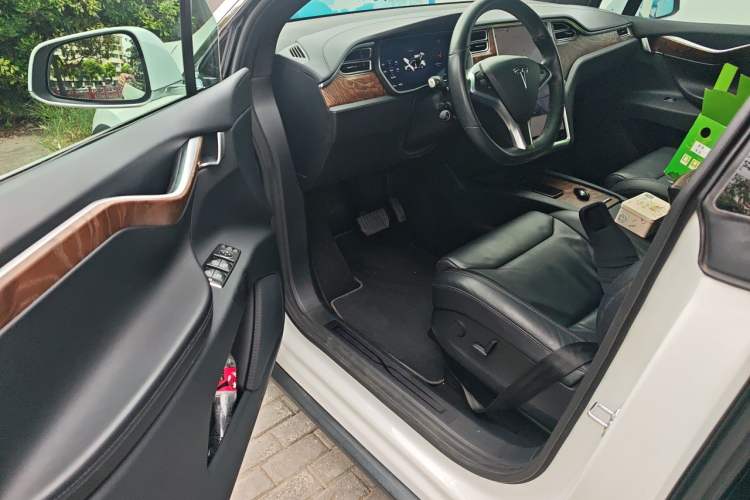 Used Tesla Model X  Driver Seat