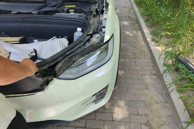 Used Tesla Model X 2017 X 100D Long Range Edition Engine Bay Left