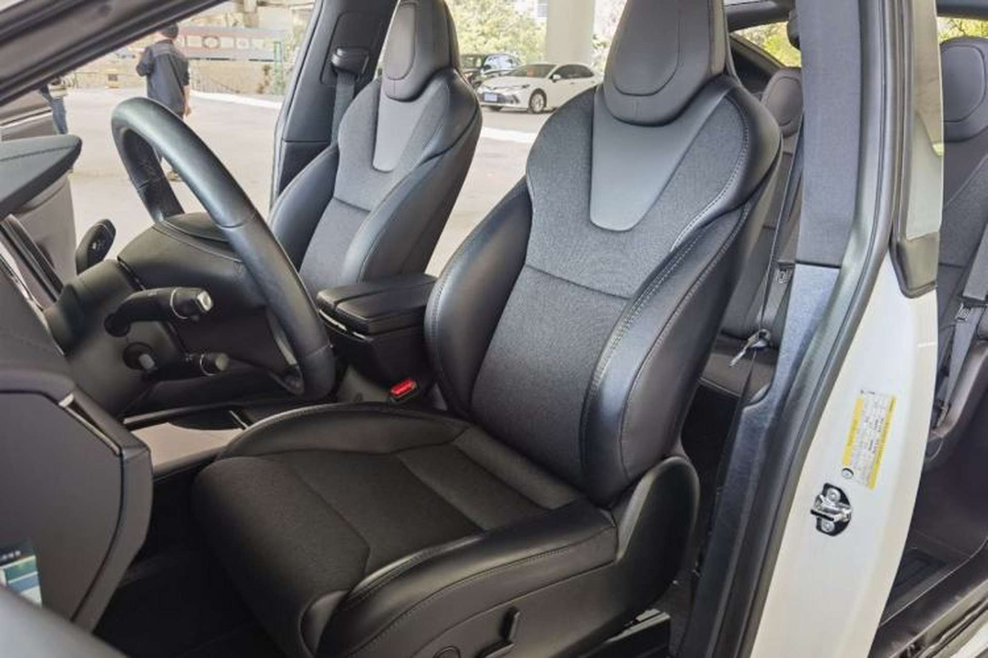 Used Tesla Model X 2017 X 100D Long Range Edition Interior 1