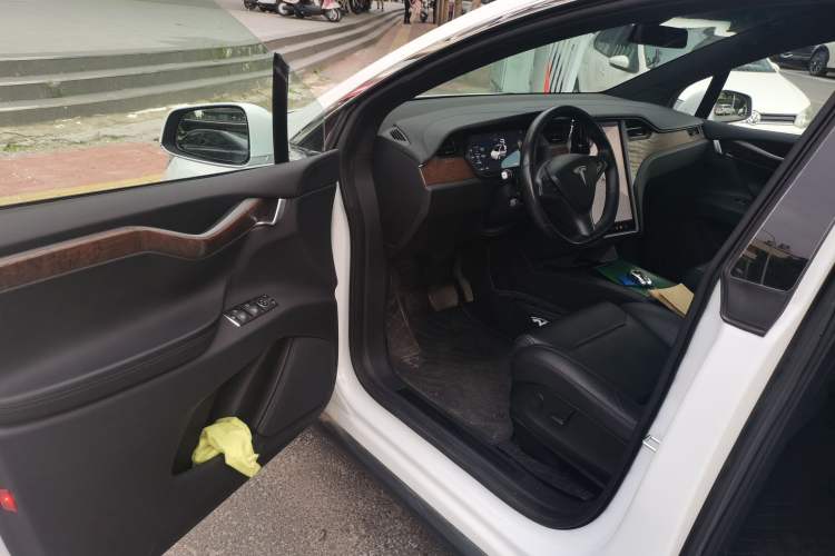 Used Tesla Model X 2017 X 100D Long Range Edition Interior 3