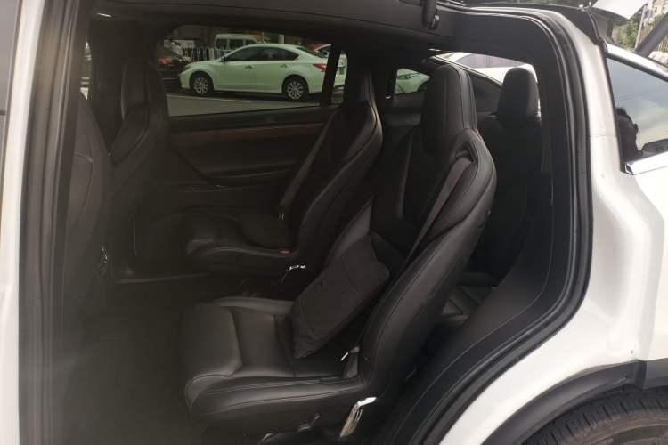 Used Tesla Model X 2017 X 100D Long Range Edition Interior 4