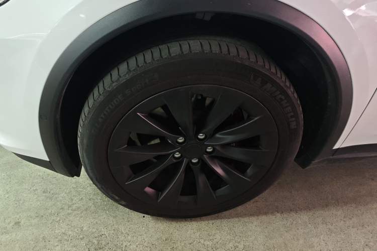 Used Tesla Model X 2017 X 100D Long Range Edition Left Front Wheel Hub