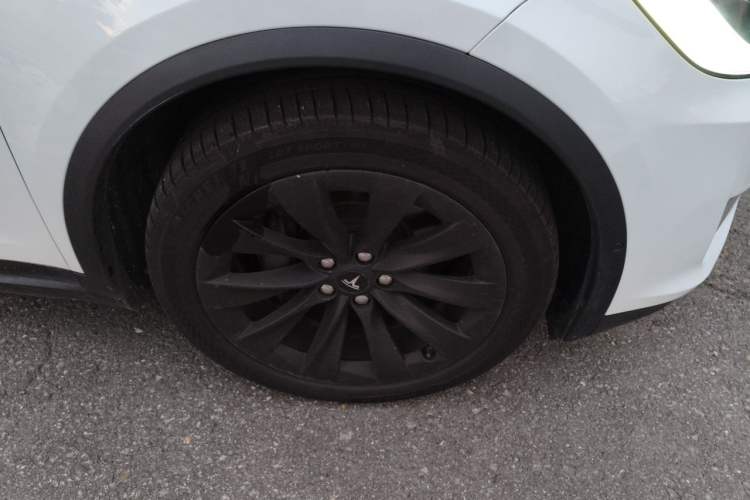 Used Tesla Model X 2017 X 100D Long Range Edition Right Front Wheel Hub
