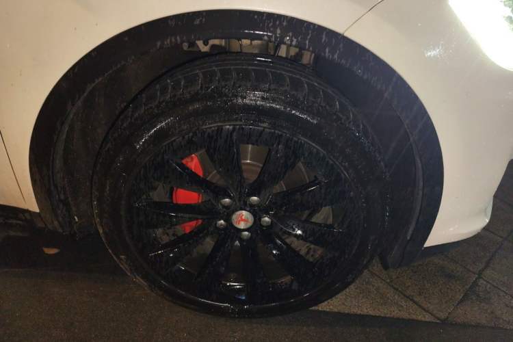 Used Tesla Model X 2017 X 100D Long Range Edition Right Front Wheel Hub