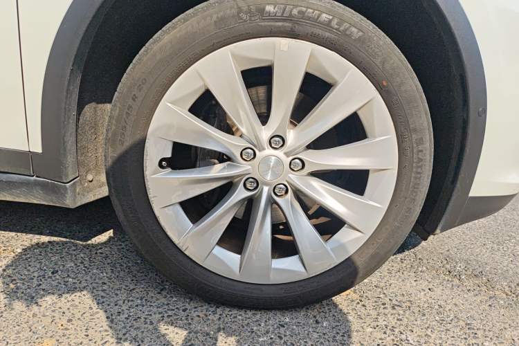 Used Tesla Model X 2017 X 100D Long Range Edition Right Front Wheel Hub