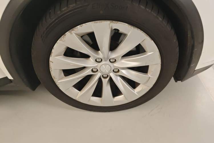 Used Tesla Model X 2017 X 100D Long Range Edition Right Front Wheel Hub
