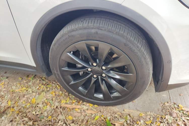 Used Tesla Model X 2017 X 100D Long Range Edition Right Front Wheel Hub