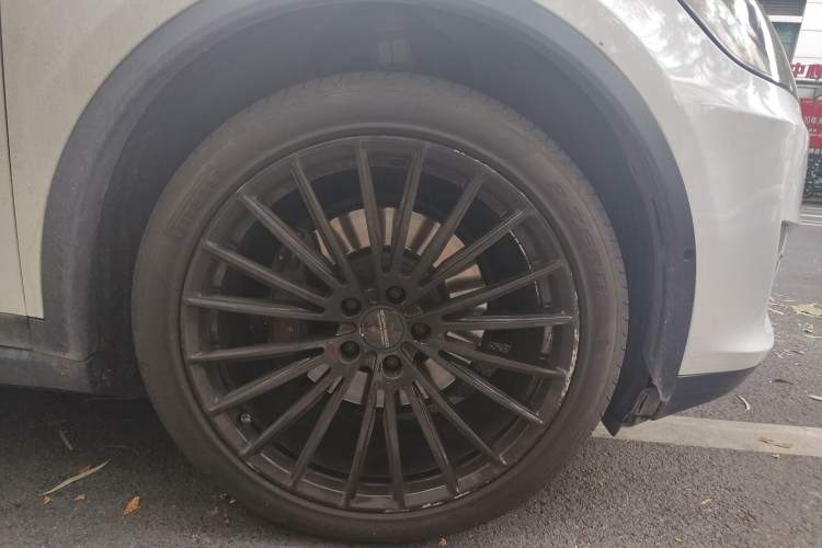 Used Tesla Model X 2017 X 100D Long Range Edition Right Front Wheel Hub