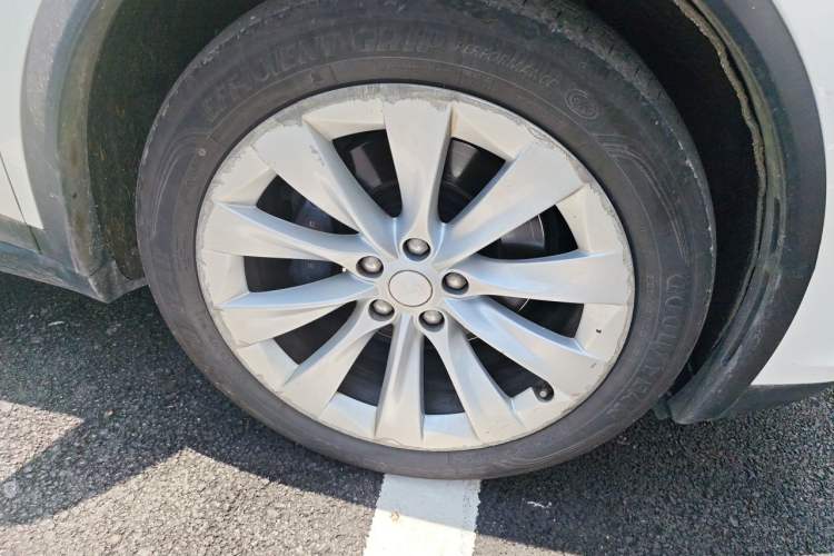 Used Tesla Model X 2017 X 100D Long Range Edition Right Front Wheel Hub